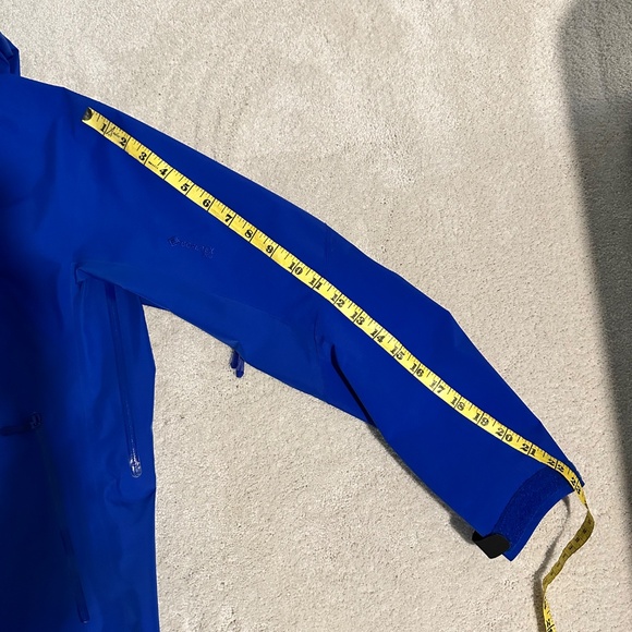 2022 Women’s Arc’teryx Beta AR Jacket (Vitality Blue) - Picture 6 of 6